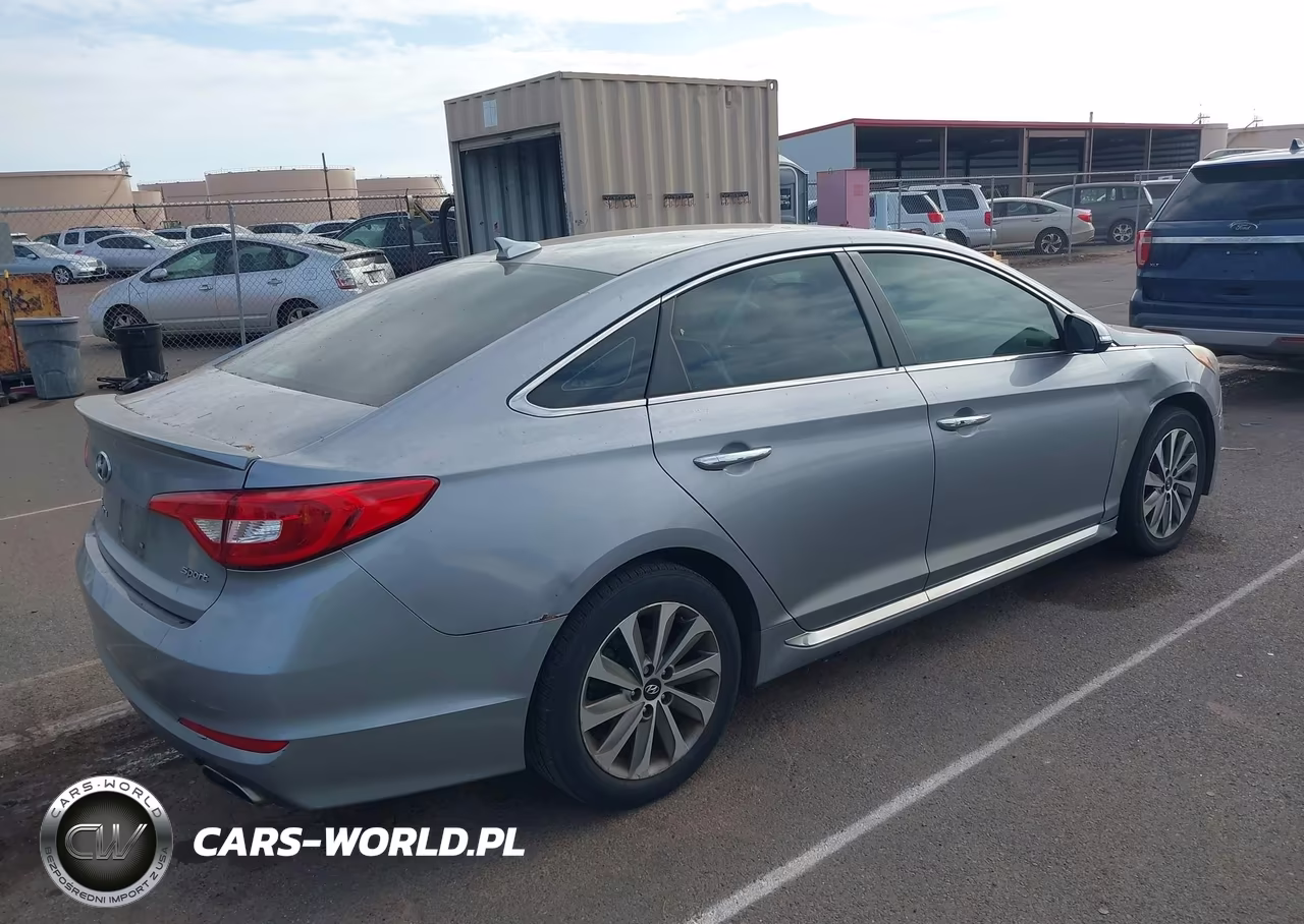 2015 Hyundai Sonata Sport VIN:5NPE34AF2FH132325 - 4