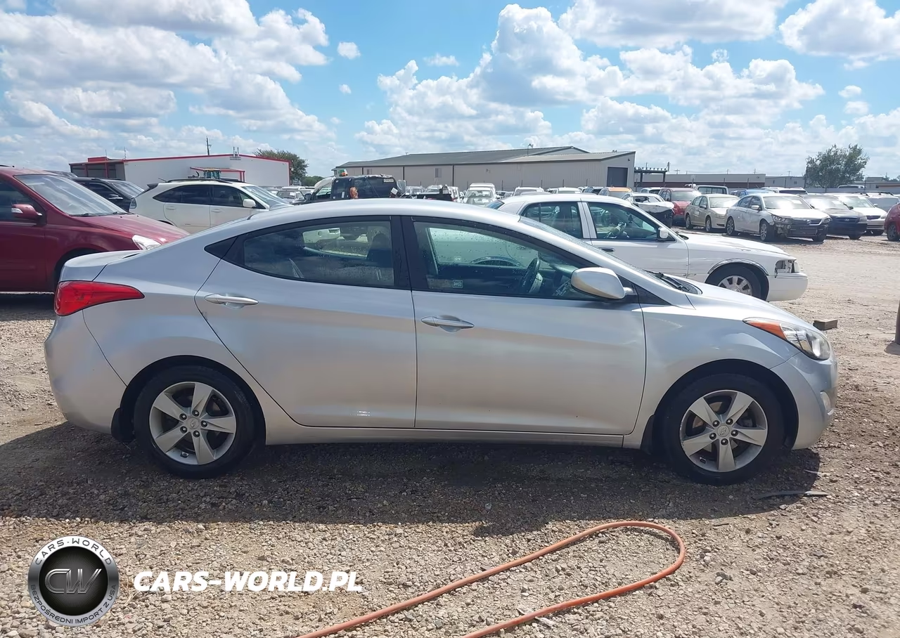 2013 Hyundai Elantra Gls VIN:KMHDH4AE9DU925818 - 13