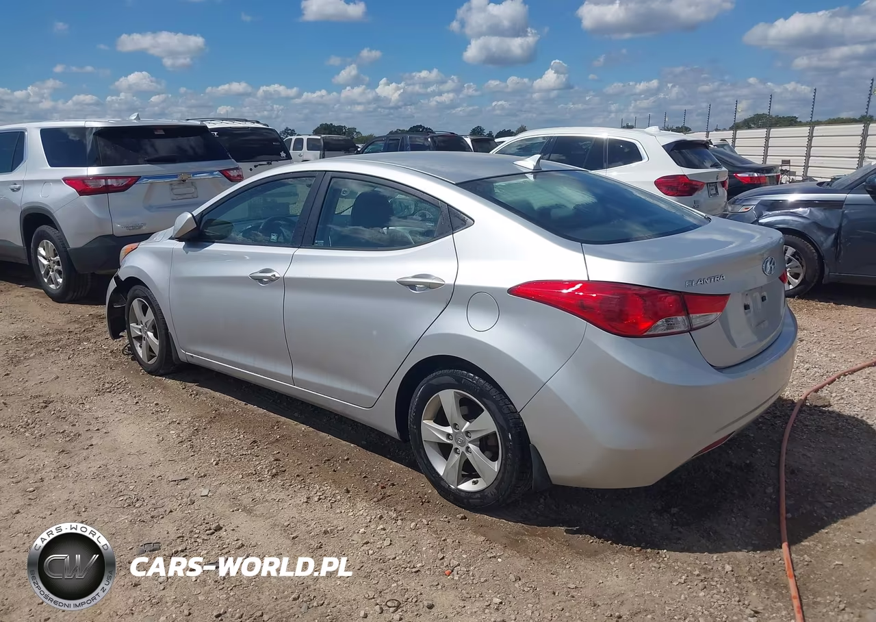 2013 Hyundai Elantra Gls VIN:KMHDH4AE9DU925818 - 3