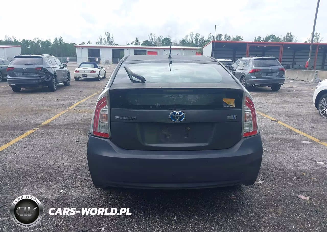 2013 Toyota Prius Two VIN:JTDKN3DU7D5577982 - 16