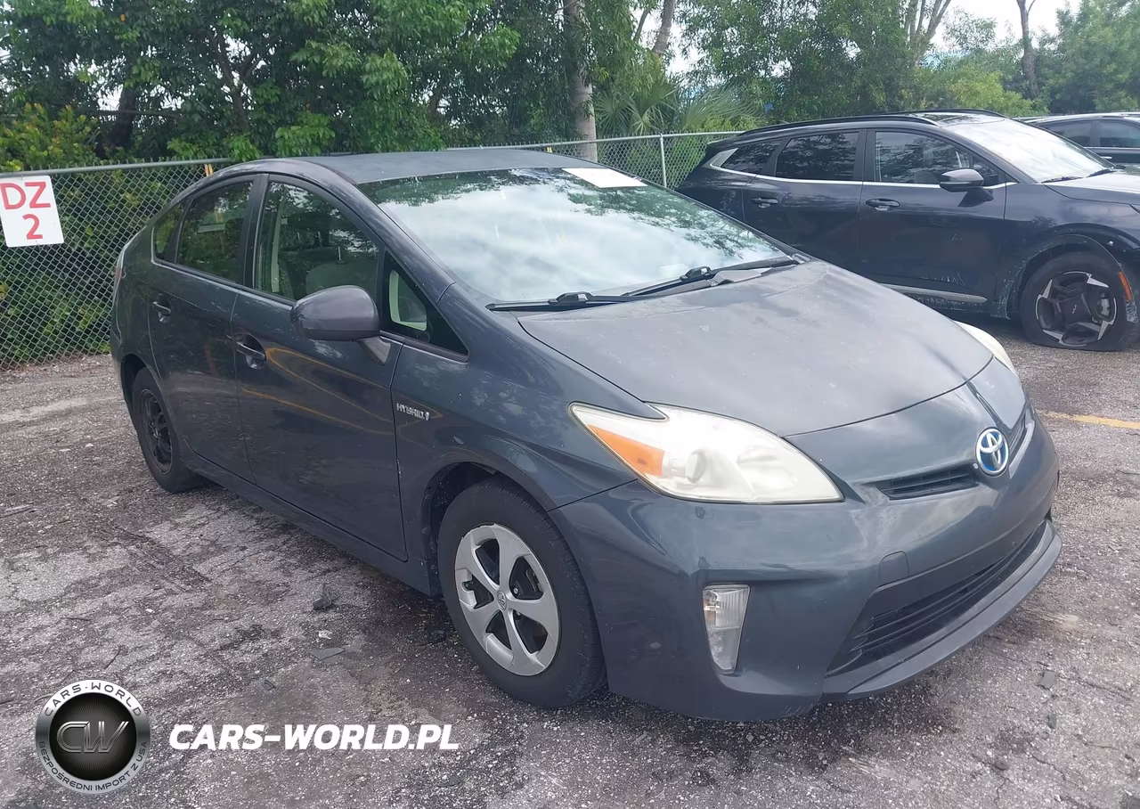 2013 Toyota Prius Two VIN:JTDKN3DU7D5577982 - 17