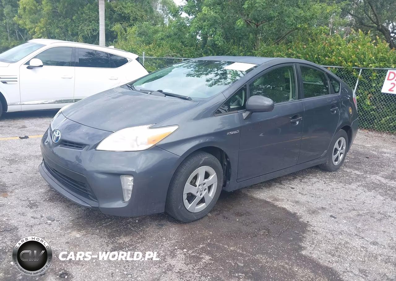 2013 Toyota Prius Two VIN:JTDKN3DU7D5577982 - 2