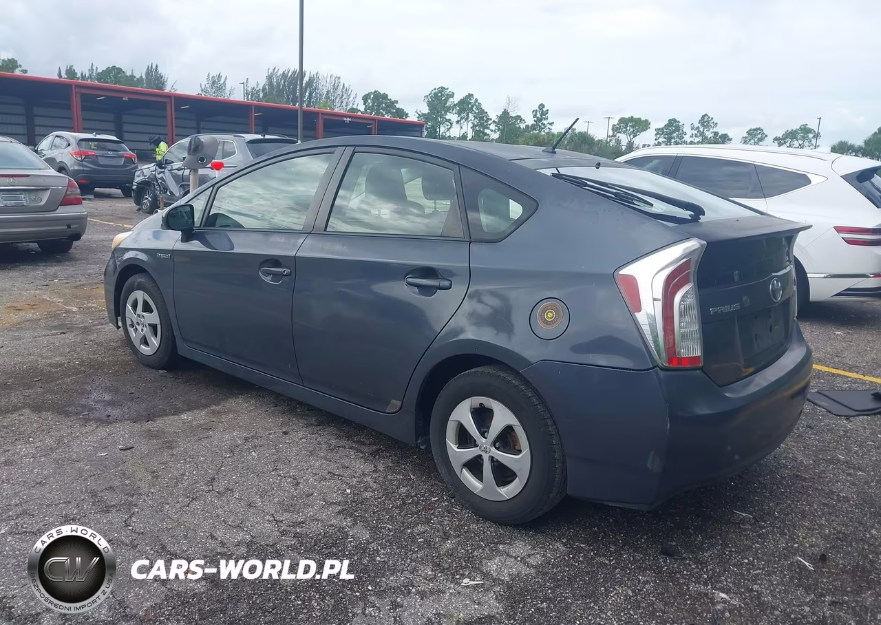 2013 Toyota Prius Two VIN:JTDKN3DU7D5577982 - 20