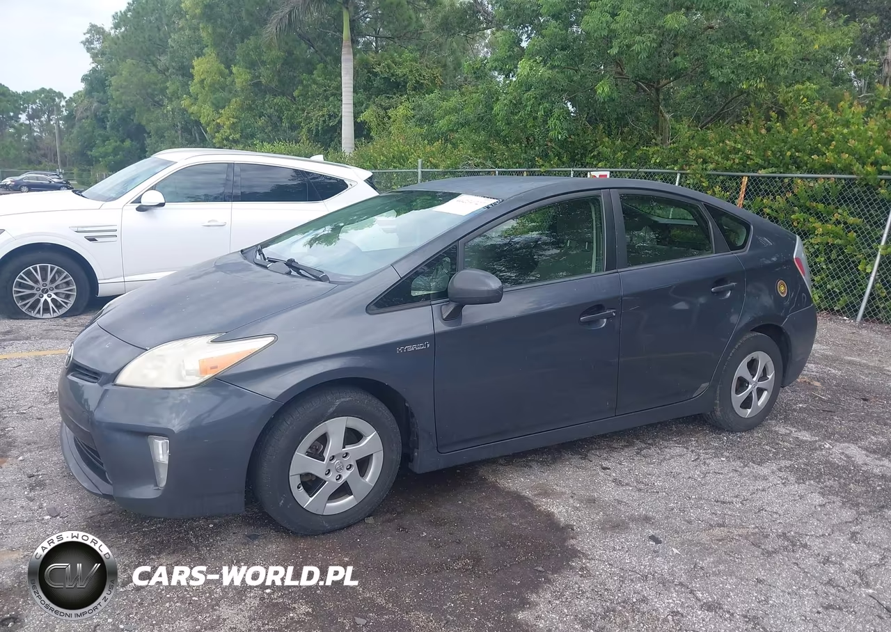2013 Toyota Prius Two VIN:JTDKN3DU7D5577982 - 21