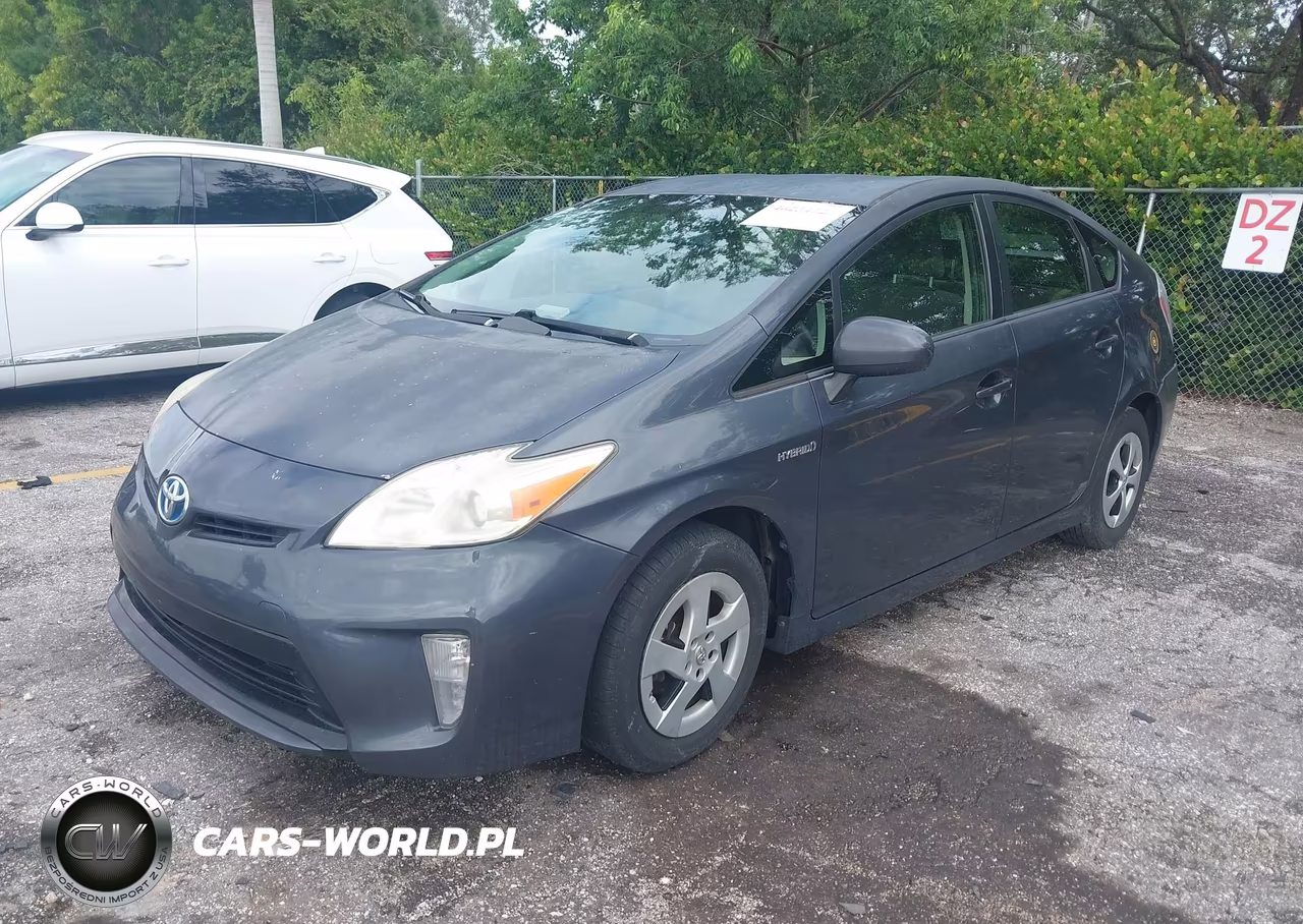 2013 Toyota Prius Two VIN:JTDKN3DU7D5577982 - 6