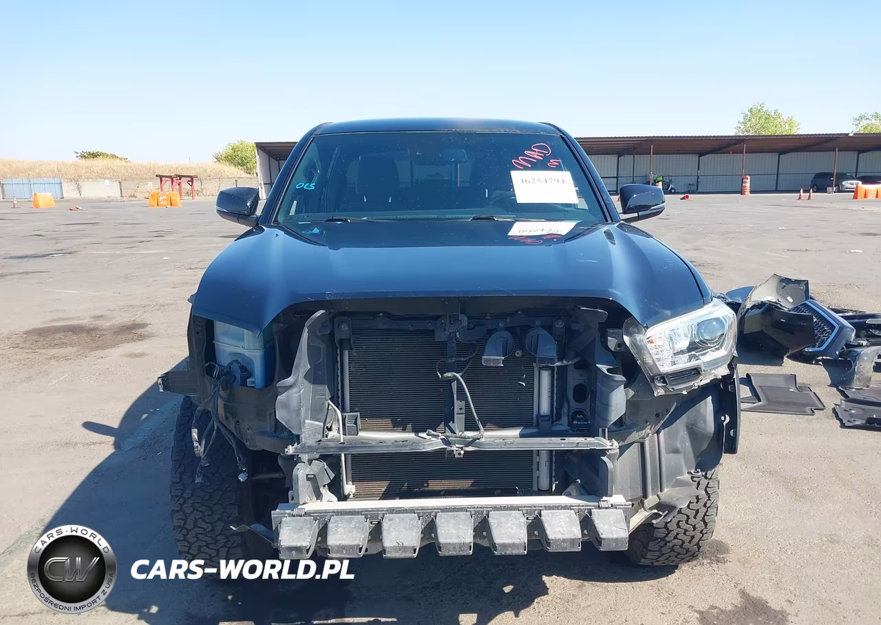 2018 Toyota Tacoma Trd Off Road VIN:5TFCZ5AN6JX123353 - 12
