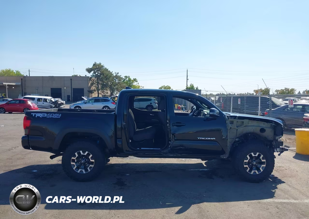 2018 Toyota Tacoma Trd Off Road VIN:5TFCZ5AN6JX123353 - 13