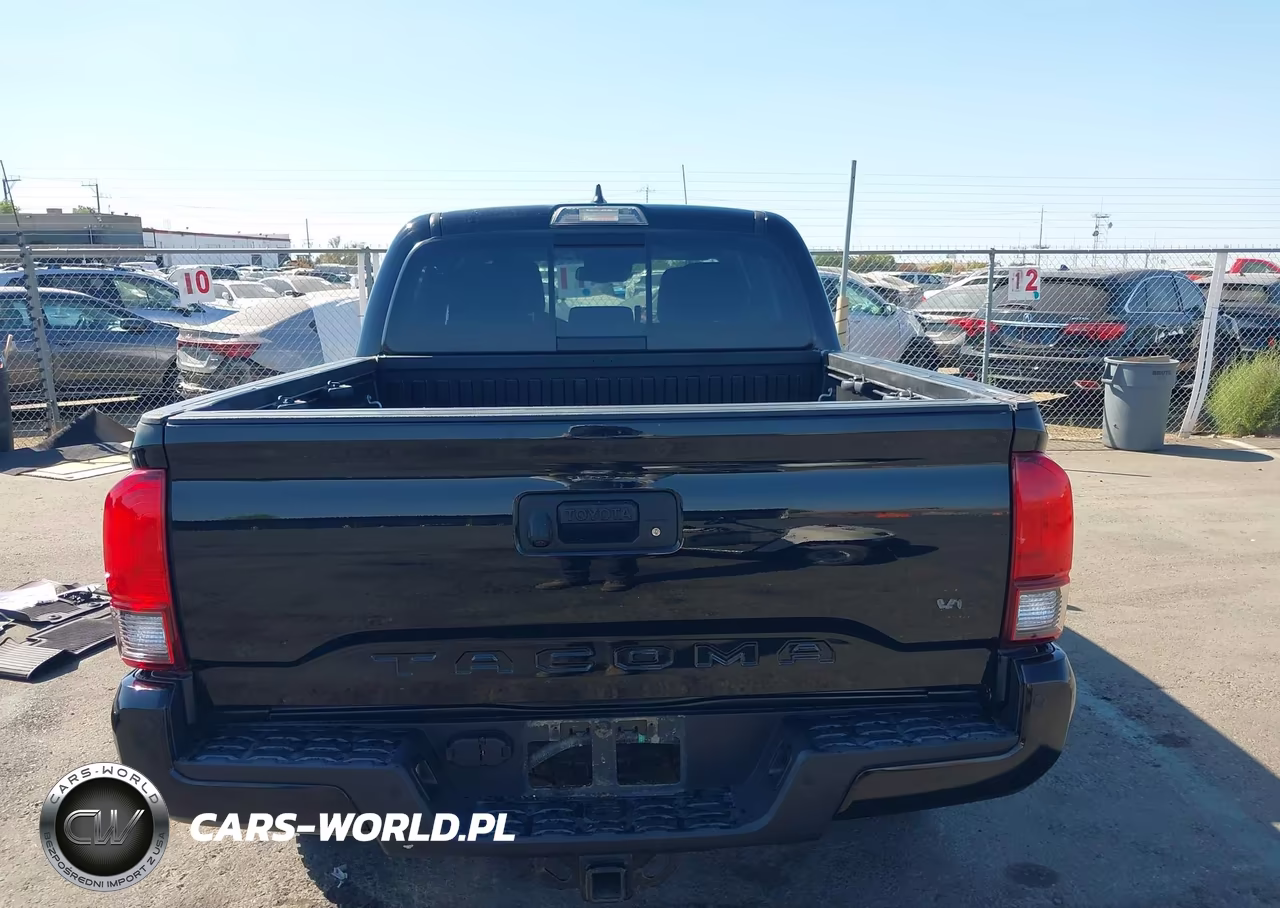 2018 Toyota Tacoma Trd Off Road VIN:5TFCZ5AN6JX123353 - 16