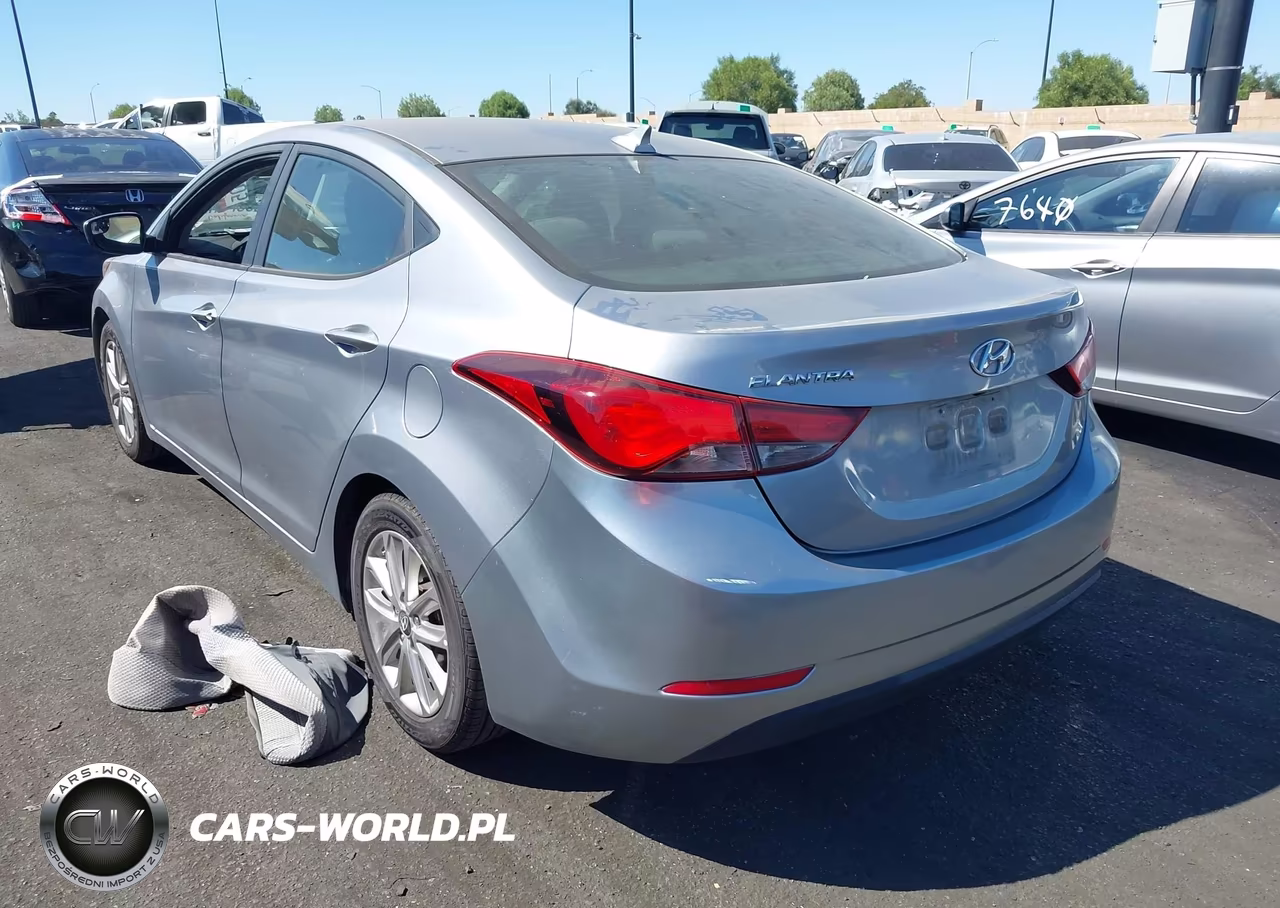 2015 Hyundai Elantra Se VIN:5NPDH4AE5FH588064 - 3