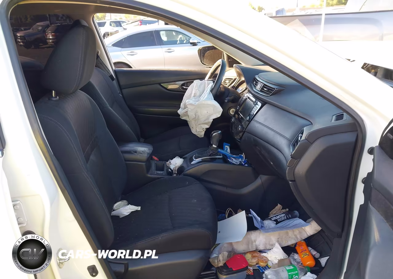 2019 Nissan Rogue S VIN:5N1AT2MT7KC828359 - 5
