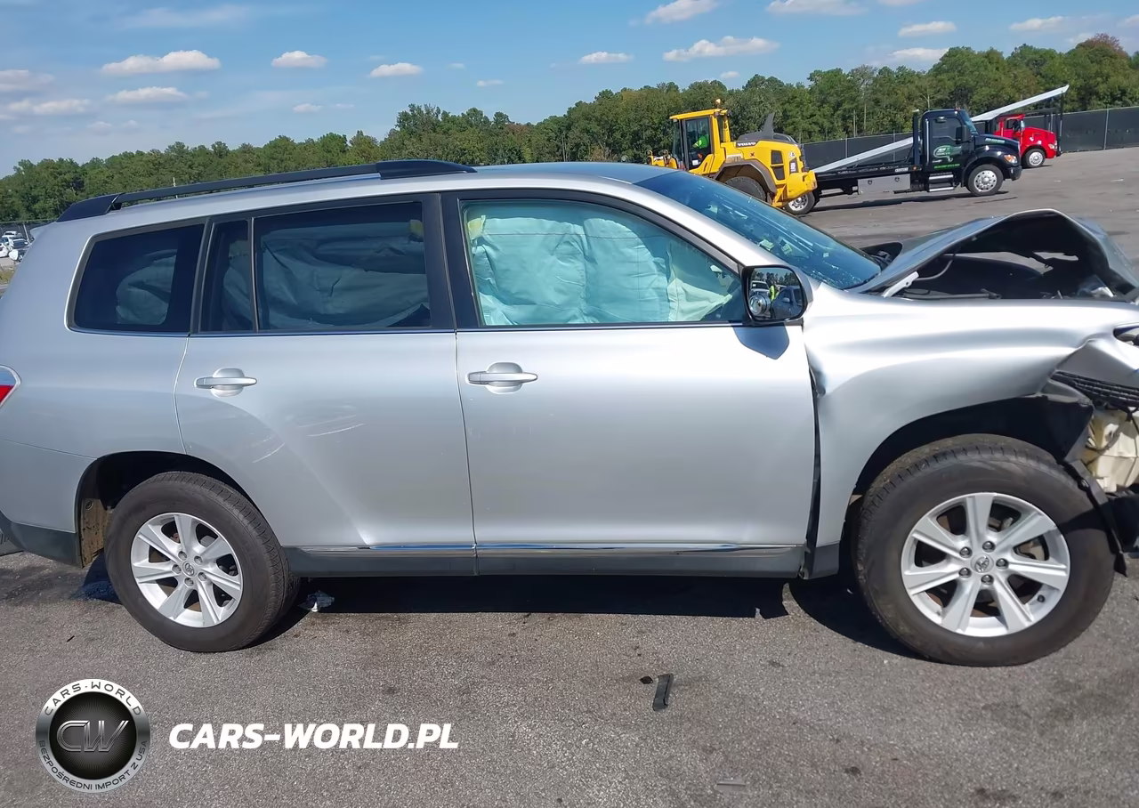 2013 Toyota Highlander Base Plus VIN:5TDZA3EH5DS037083 - 13