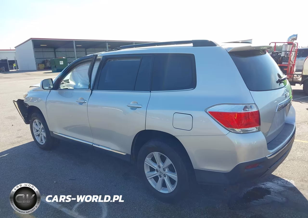 2013 Toyota Highlander Base Plus VIN:5TDZA3EH5DS037083 - 3