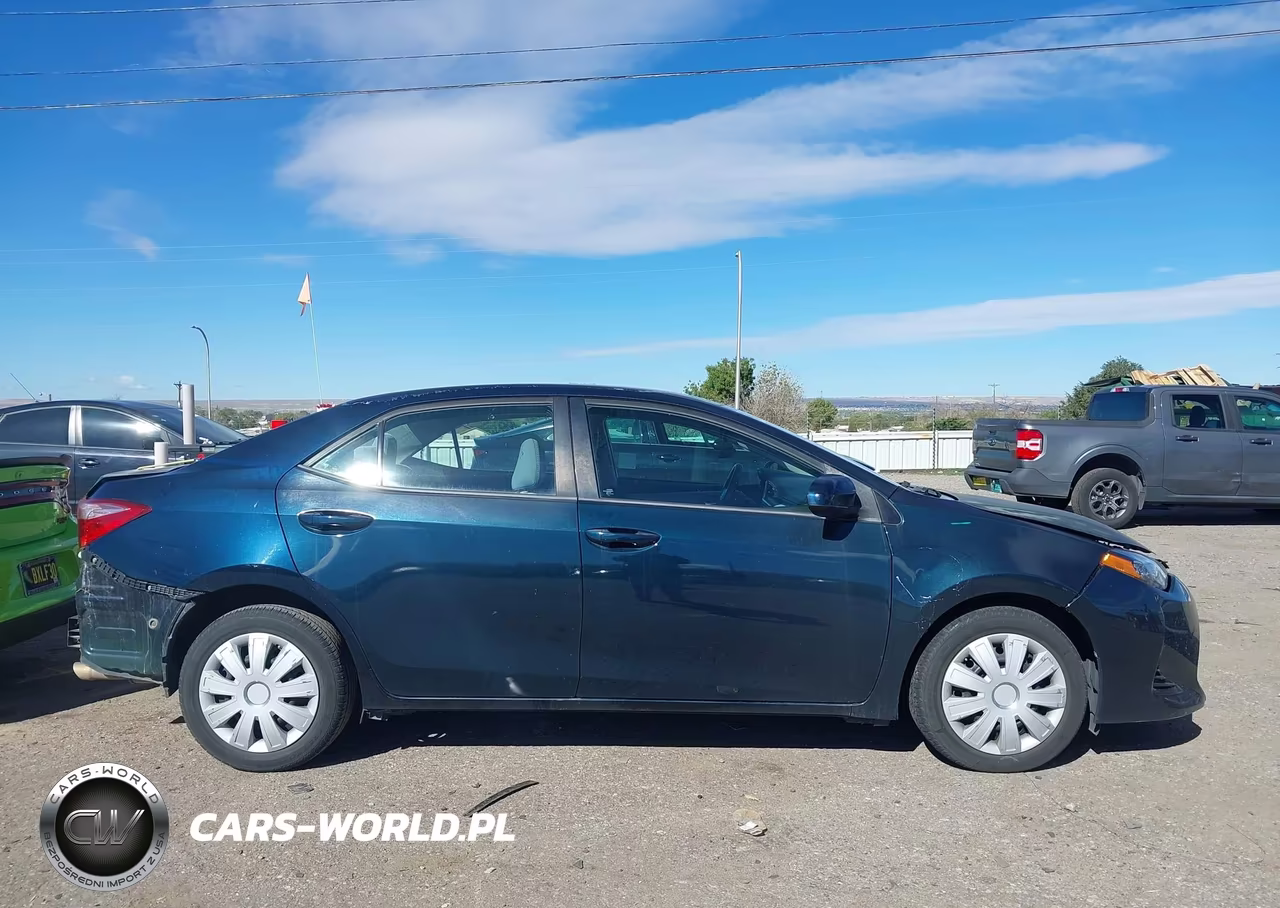 2017 Toyota Corolla Le VIN:2T1BURHE5HC908852 - 14