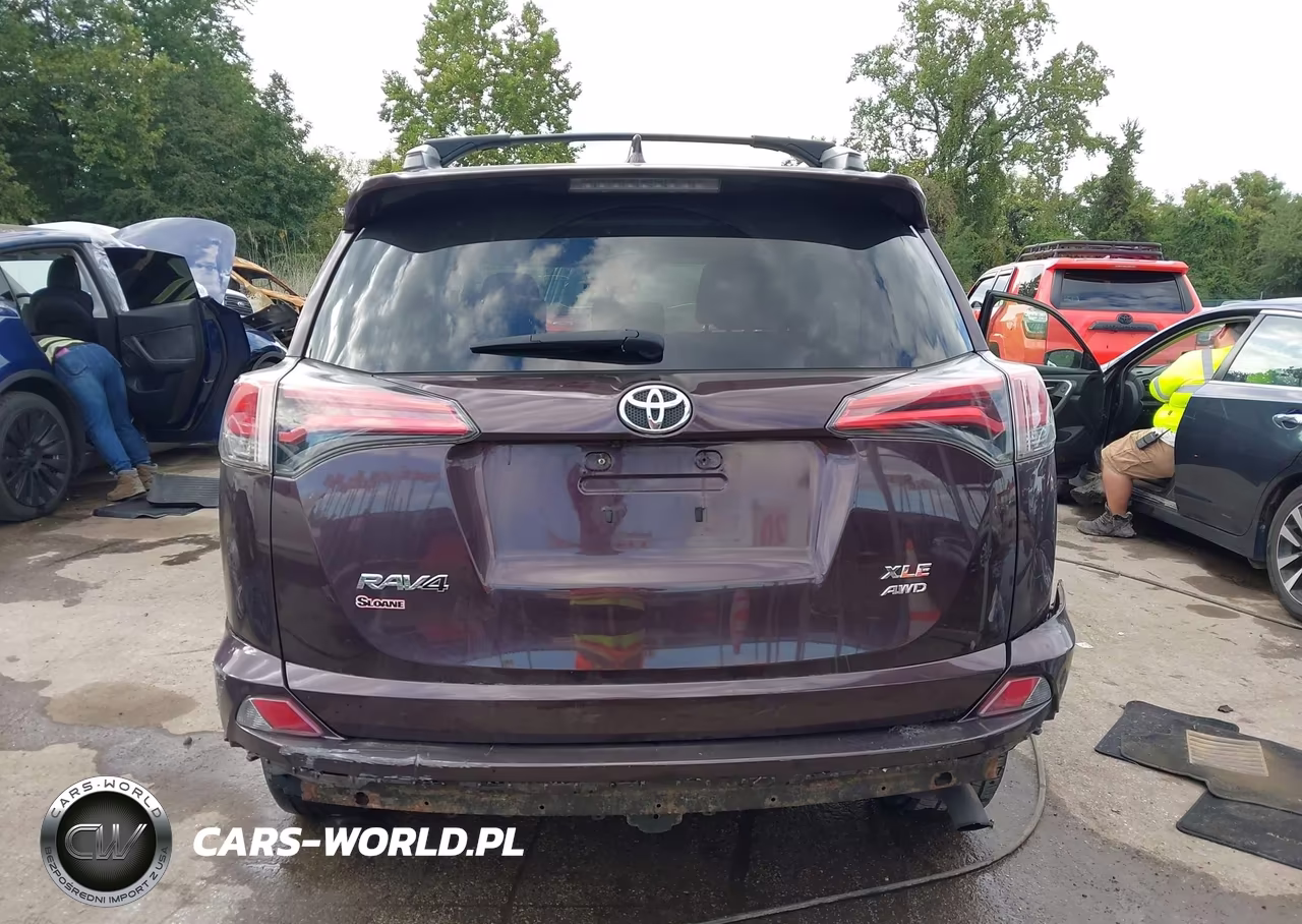 2018 Toyota Rav4 Xle VIN:2T3RFREV4JW751520 - 17