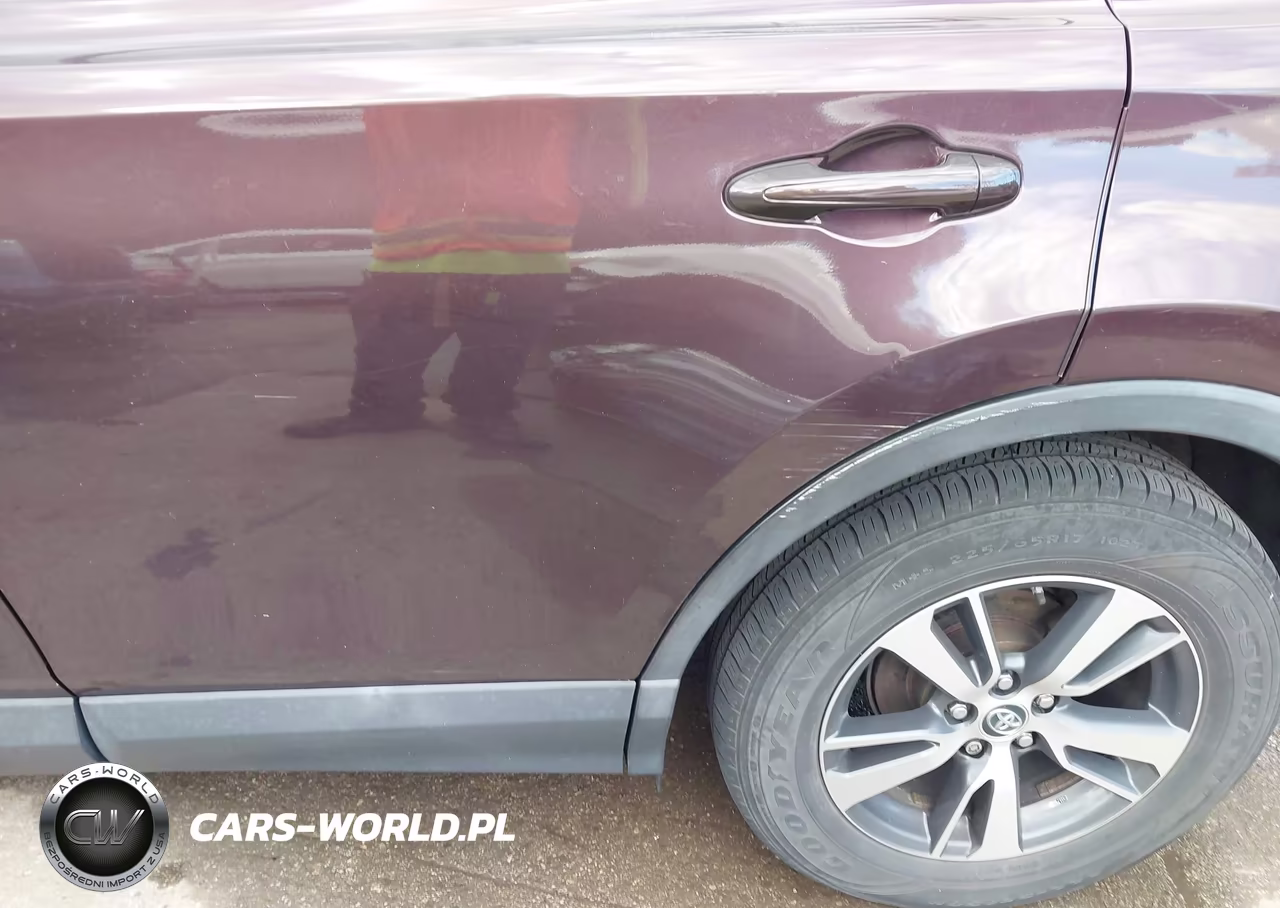 2018 Toyota Rav4 Xle VIN:2T3RFREV4JW751520 - 19