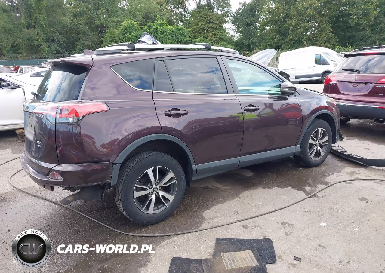 2018 Toyota Rav4 Xle VIN:2T3RFREV4JW751520 - 4