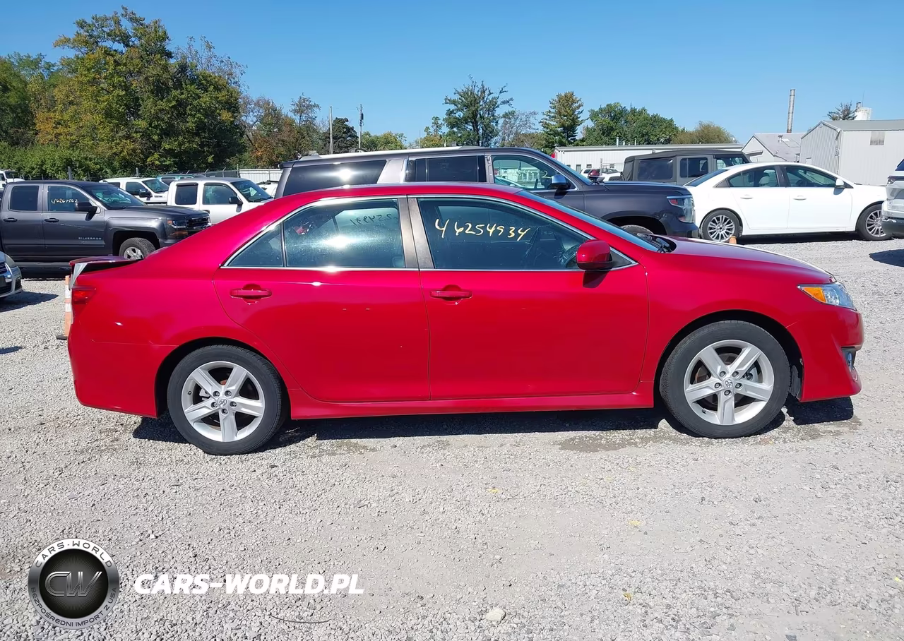 2014 Toyota Camry Se VIN:4T1BF1FKXEU741127 - 14