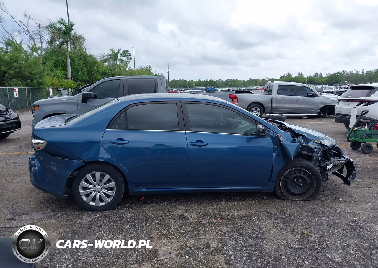 2013 Toyota Corolla Le VIN:5YFBU4EEXDP090293 - 13