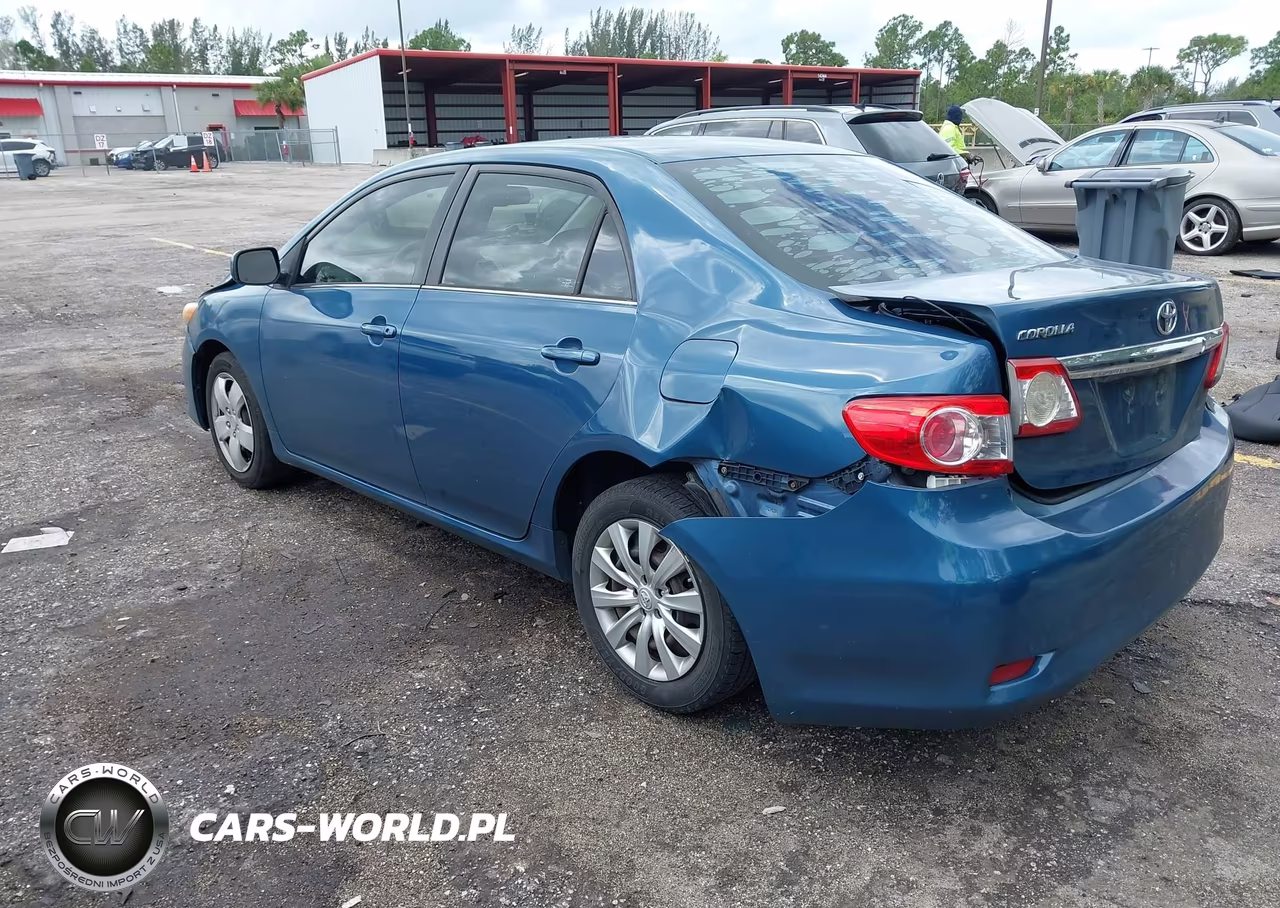 2013 Toyota Corolla Le VIN:5YFBU4EEXDP090293 - 3