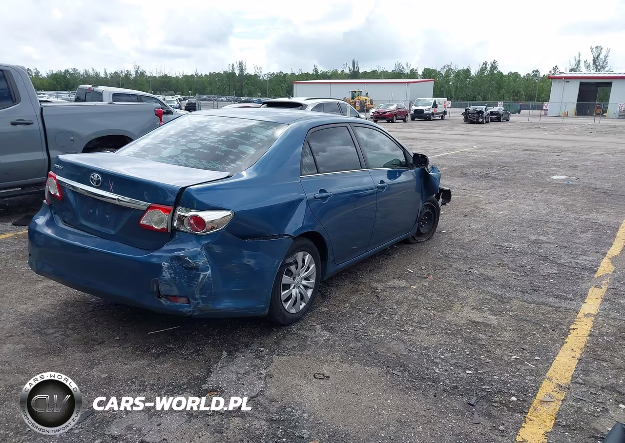 2013 Toyota Corolla Le VIN:5YFBU4EEXDP090293 - 4