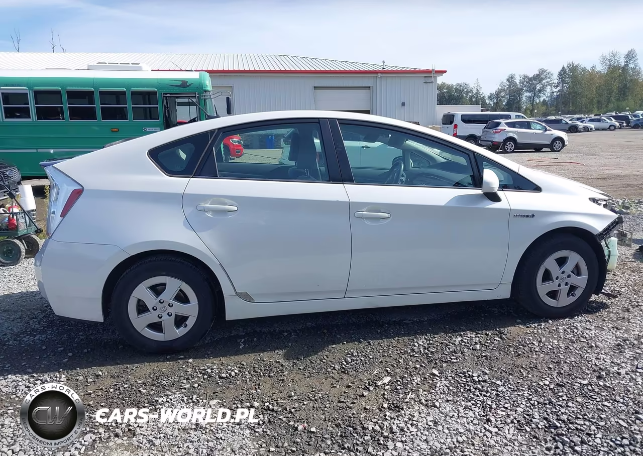 2011 Toyota Prius Two VIN:JTDKN3DU6B0285556 - 14
