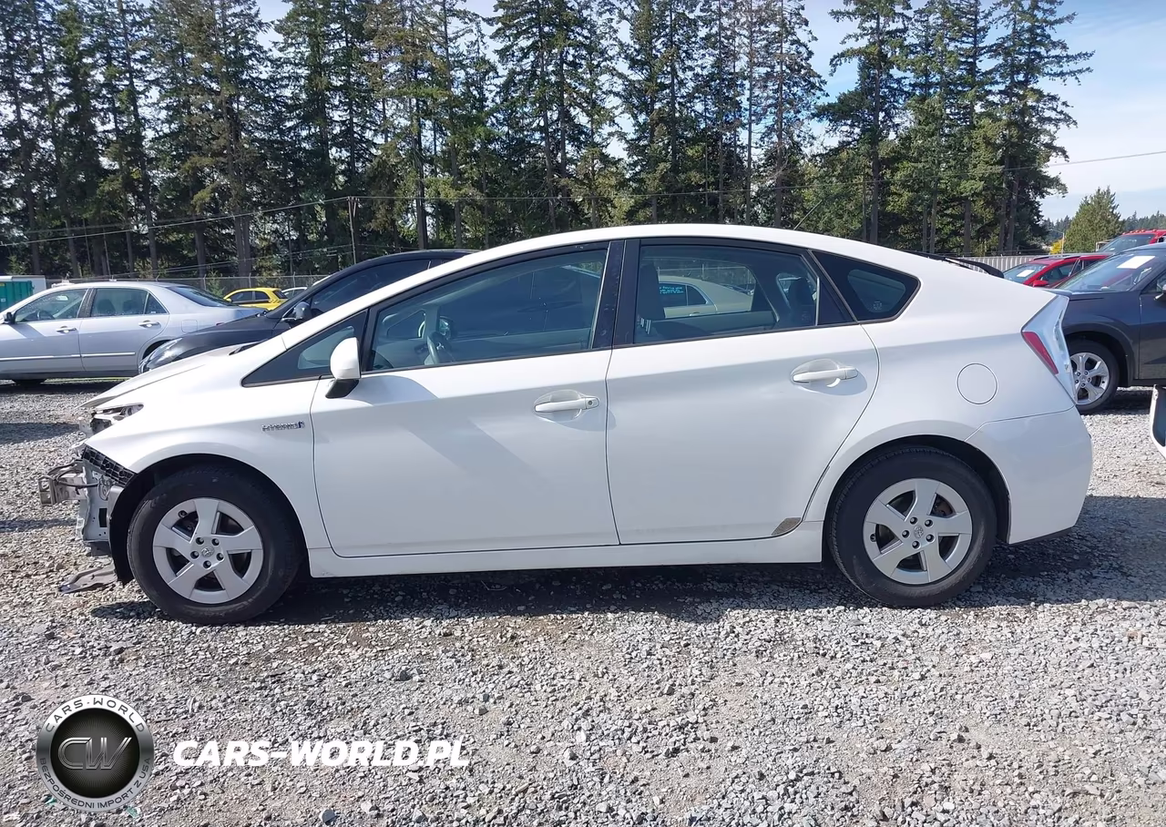 2011 Toyota Prius Two VIN:JTDKN3DU6B0285556 - 15