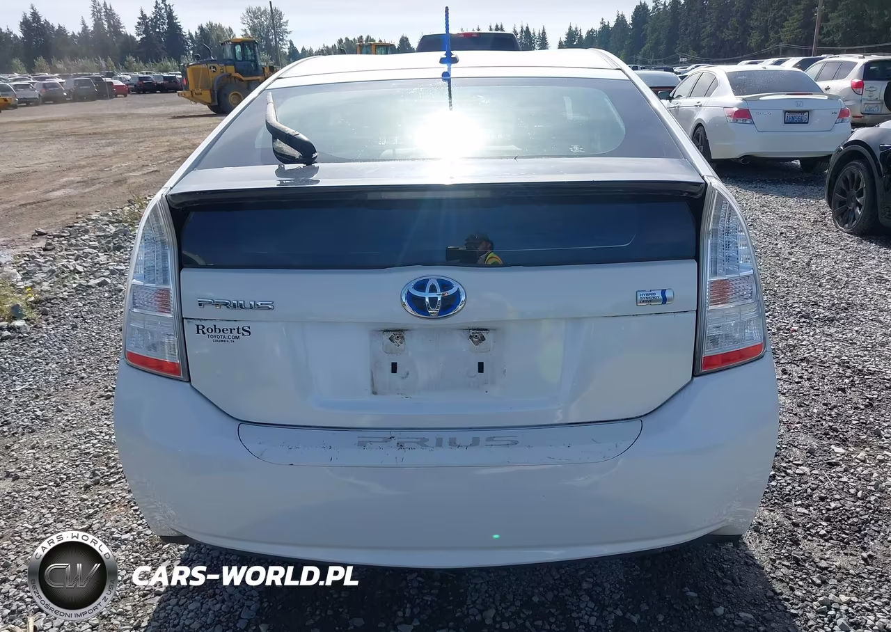 2011 Toyota Prius Two VIN:JTDKN3DU6B0285556 - 17