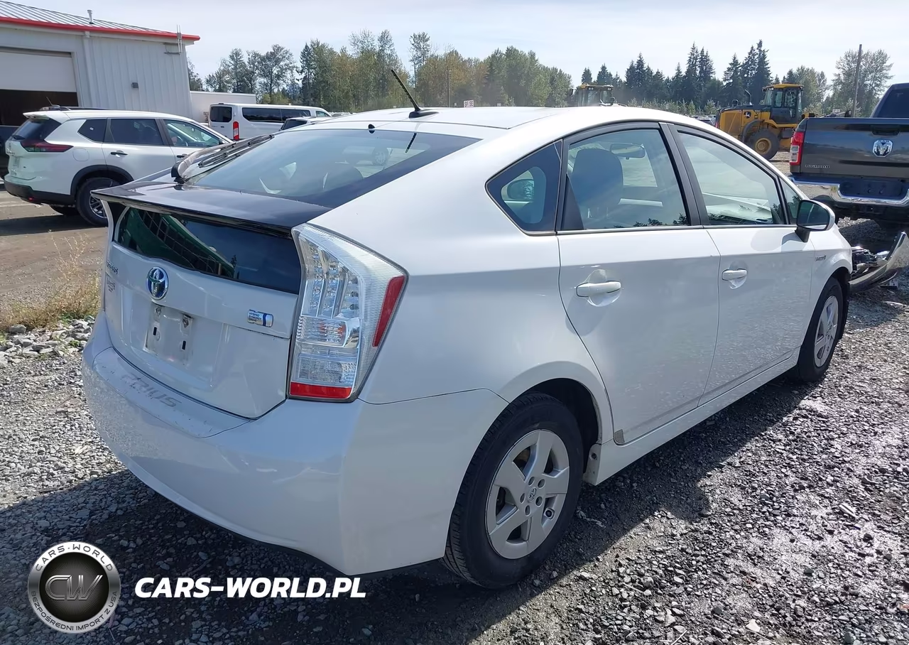 2011 Toyota Prius Two VIN:JTDKN3DU6B0285556 - 4