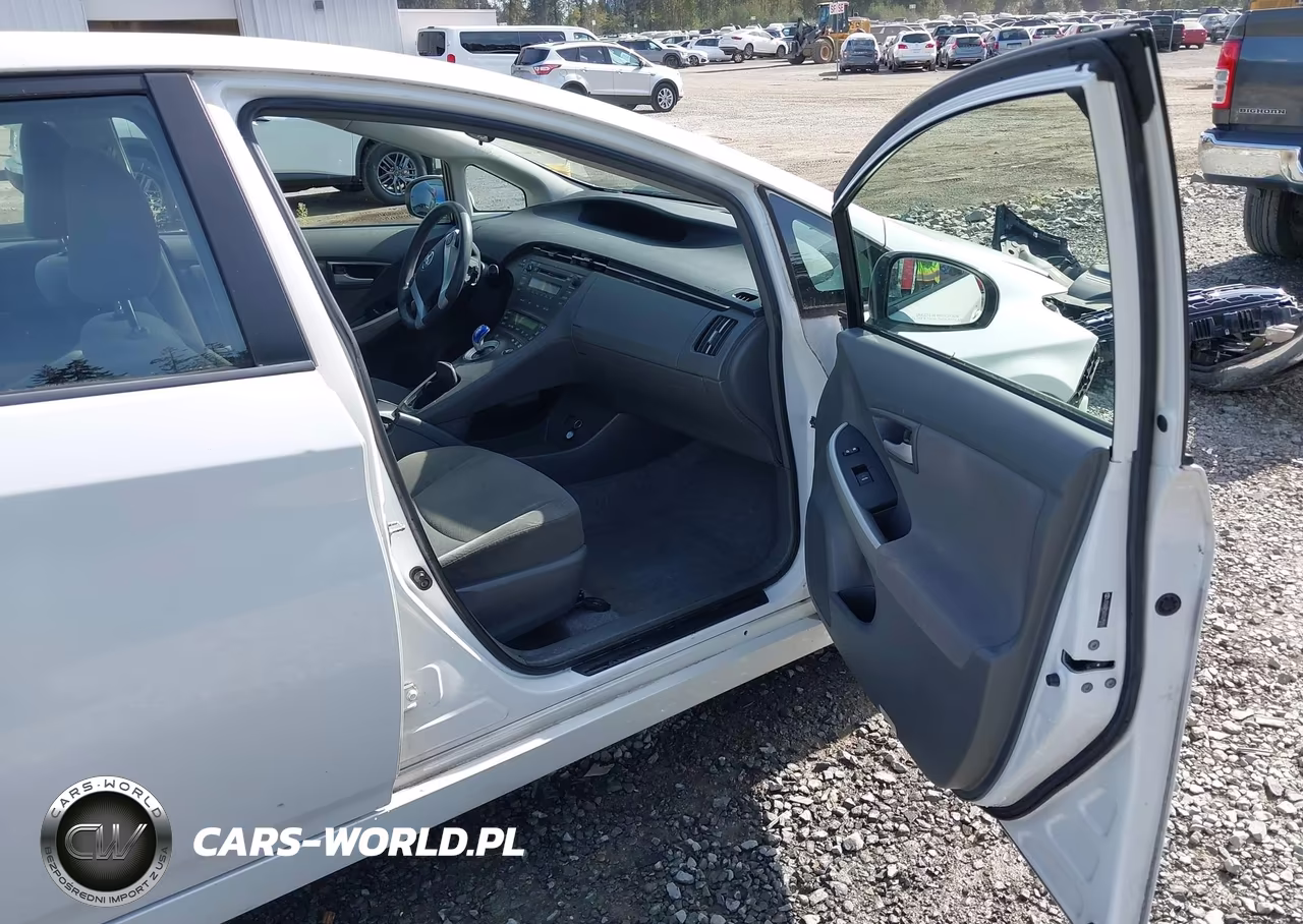2011 Toyota Prius Two VIN:JTDKN3DU6B0285556 - 5