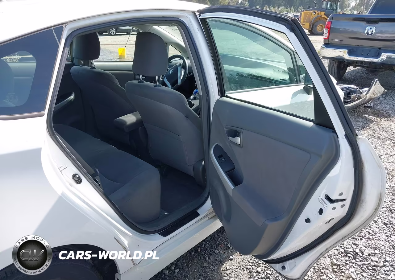 2011 Toyota Prius Two VIN:JTDKN3DU6B0285556 - 8