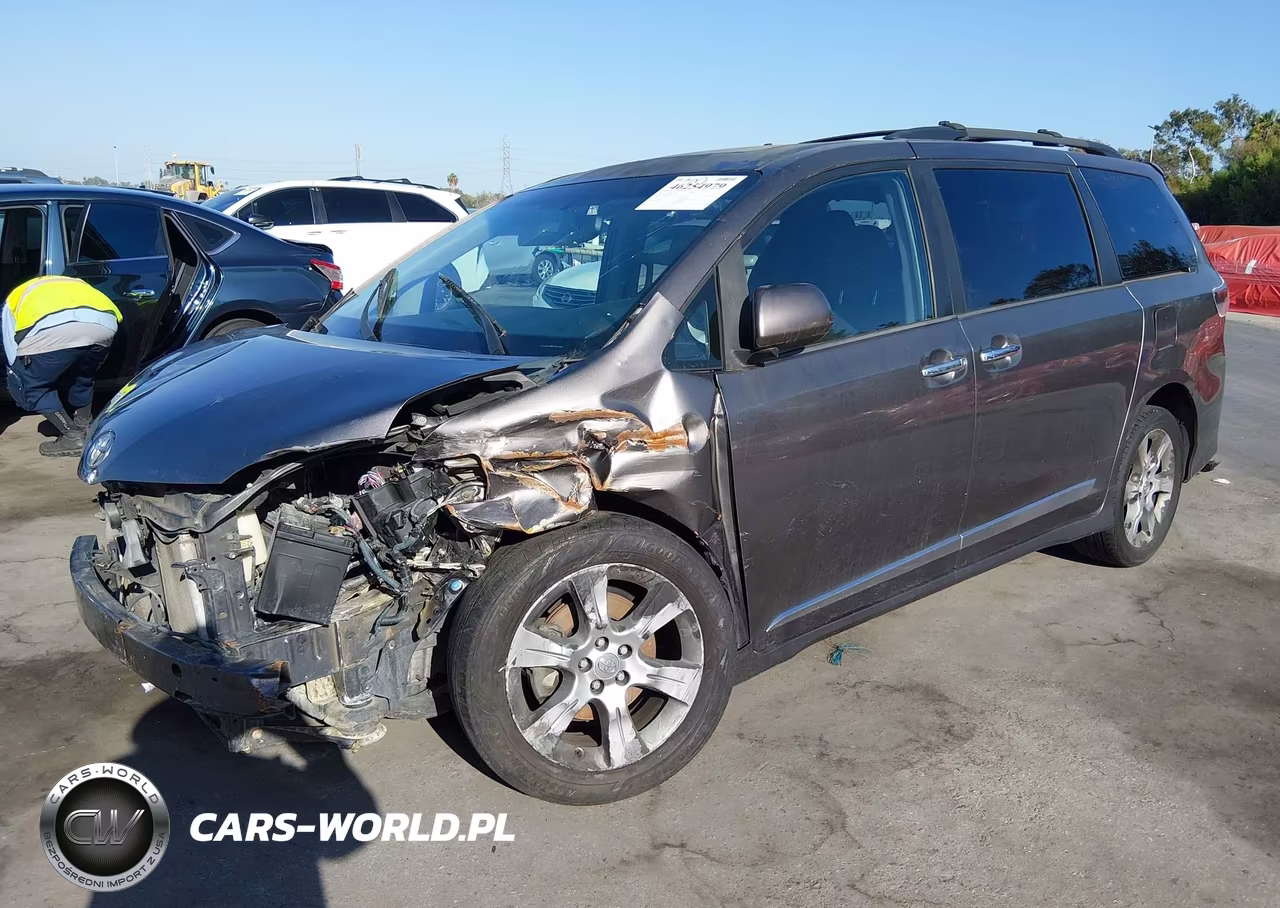 2013 Toyota Sienna Se 8 Passenger VIN:5TDXK3DC0DS384122 - 2