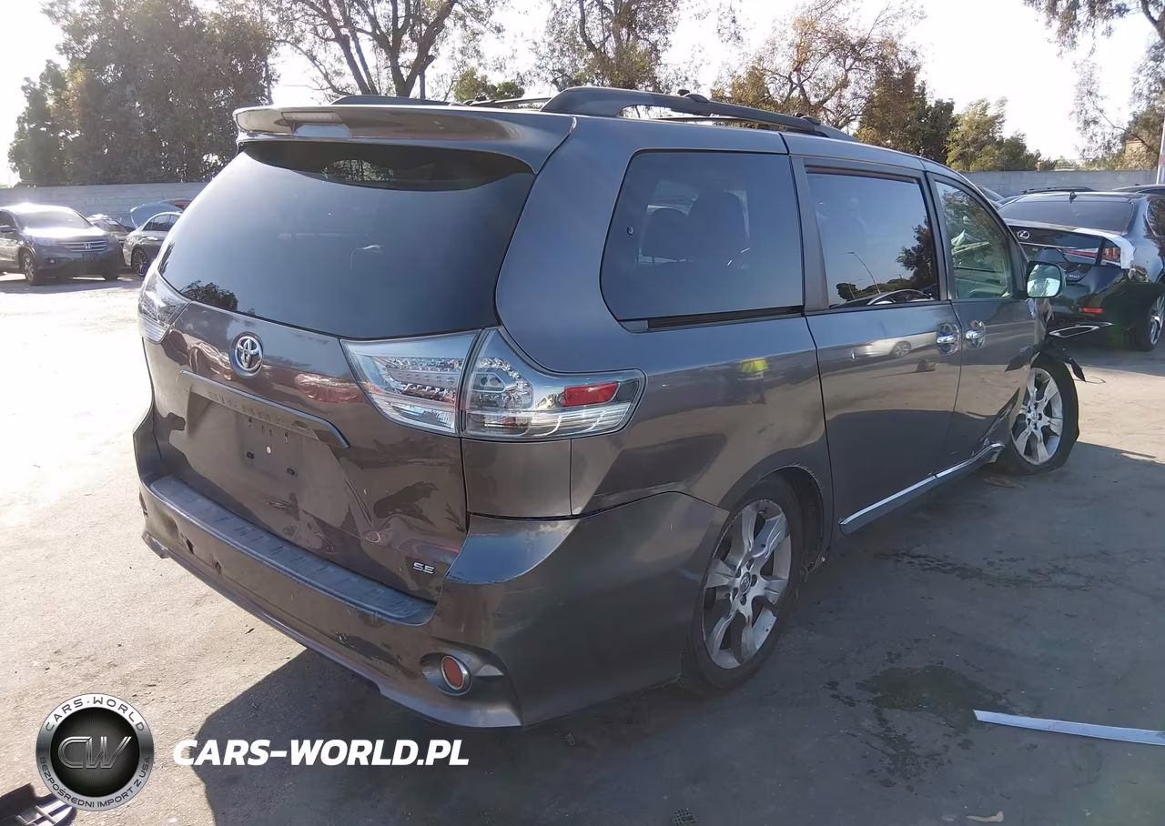 2013 Toyota Sienna Se 8 Passenger VIN:5TDXK3DC0DS384122 - 4