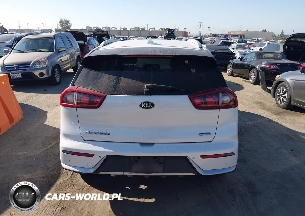 2017 Kia Niro Touring VIN:KNDCE3LC9H5042879 - 16
