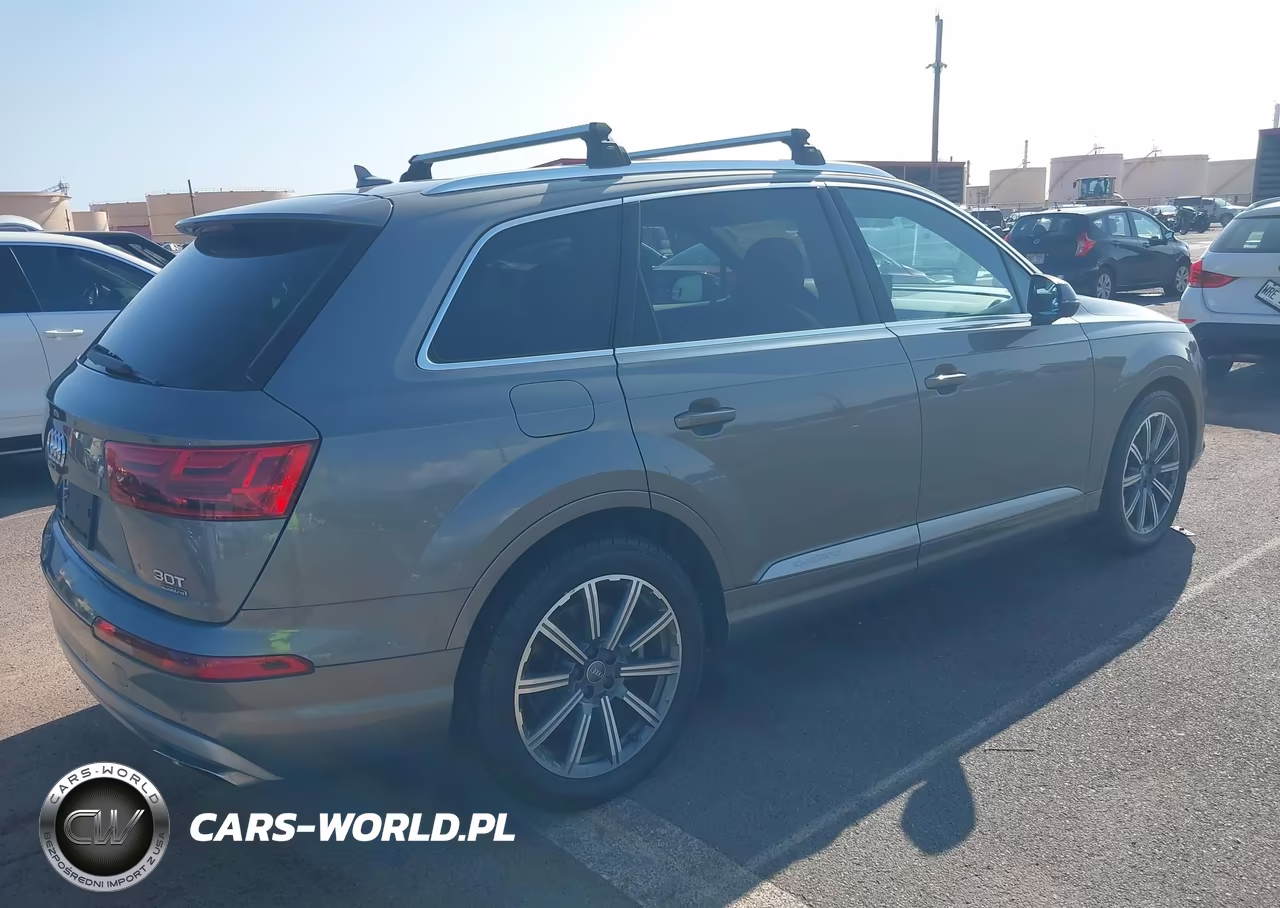 2017 Audi Q7 3.0T Premium VIN:WA1VABF76HD015930 - 4
