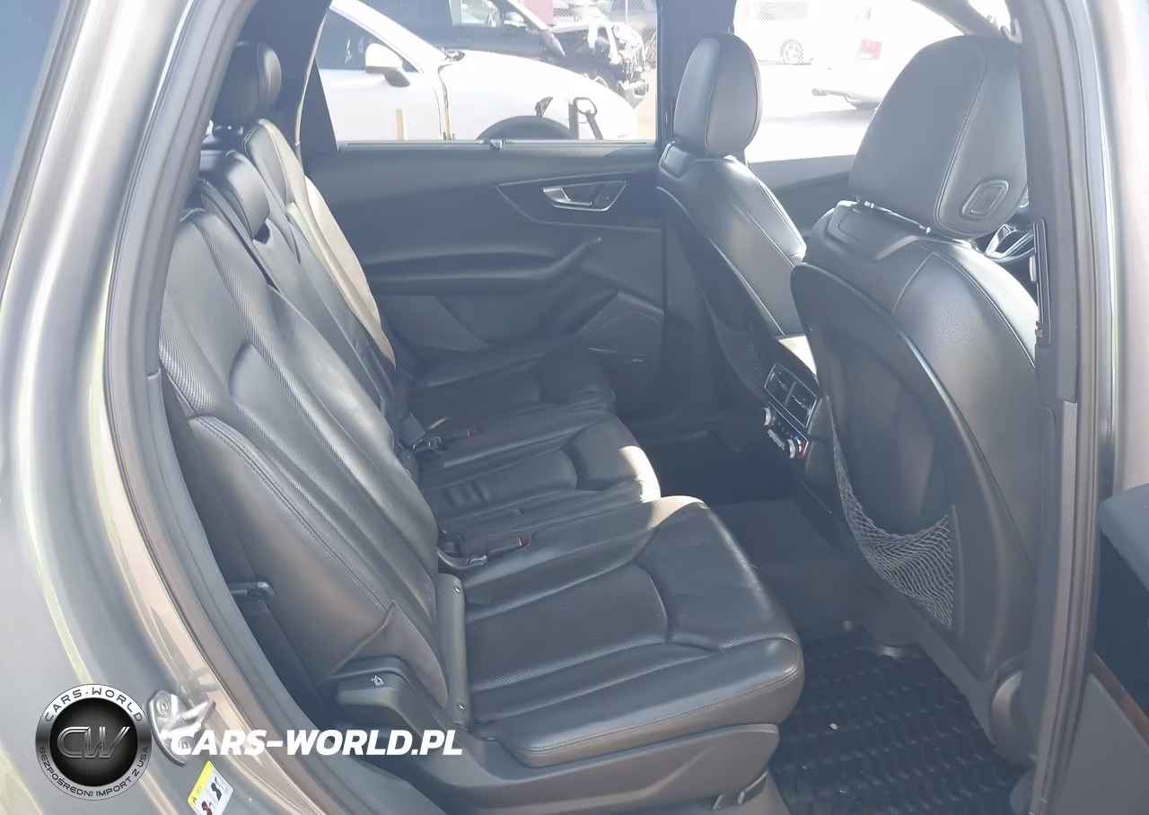 2017 Audi Q7 3.0T Premium VIN:WA1VABF76HD015930 - 8
