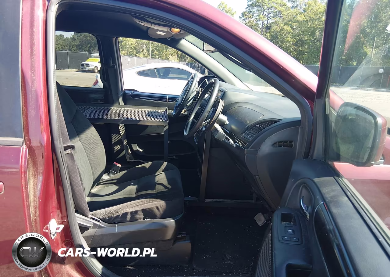 2018 Dodge Grand Caravan Se Plus VIN:2C4RDGBG8JR199224 - 5