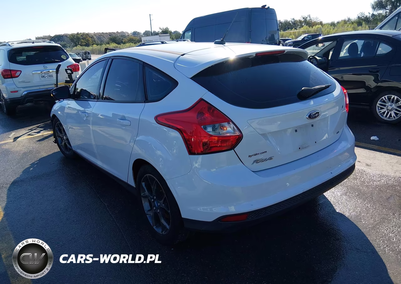 2013 Ford Focus Se VIN:1FADP3K27DL242372 - 3