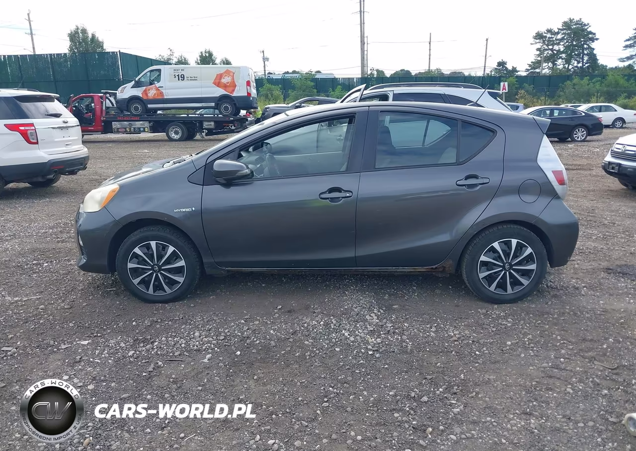 2013 Toyota Prius C One VIN:JTDKDTB36D1542273 - 14