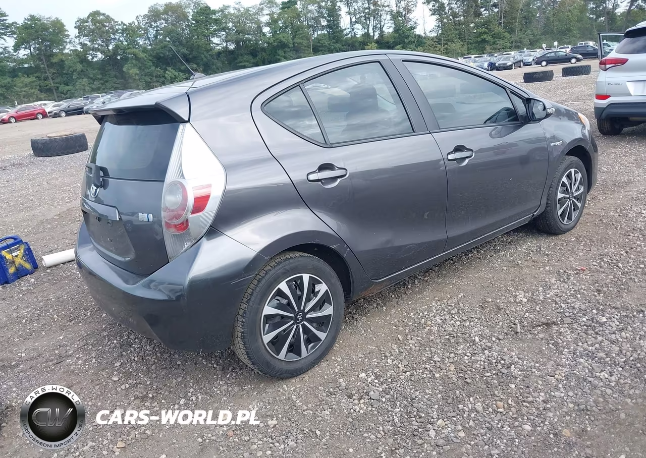 2013 Toyota Prius C One VIN:JTDKDTB36D1542273 - 4
