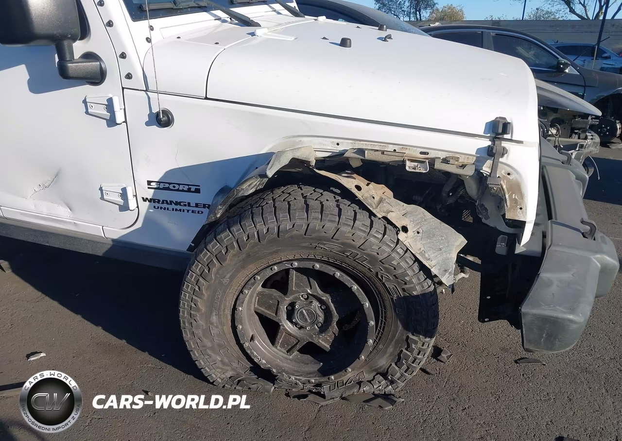 2015 Jeep Wrangler Unlimited Sport VIN:1C4BJWDG1FL592127 - 6