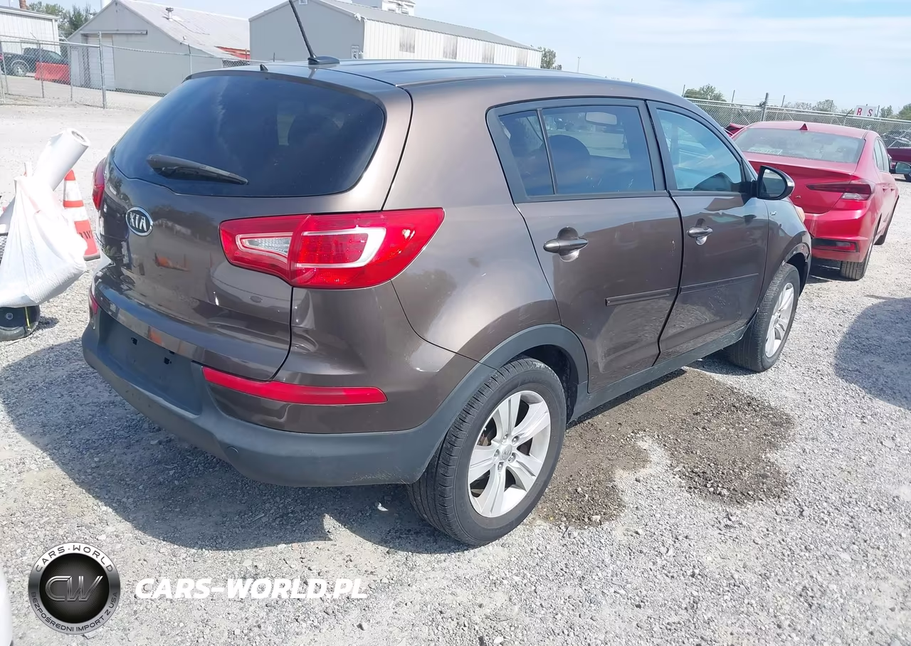 2012 Kia Sportage Lx VIN:KNDPBCA21C7276256 - 4