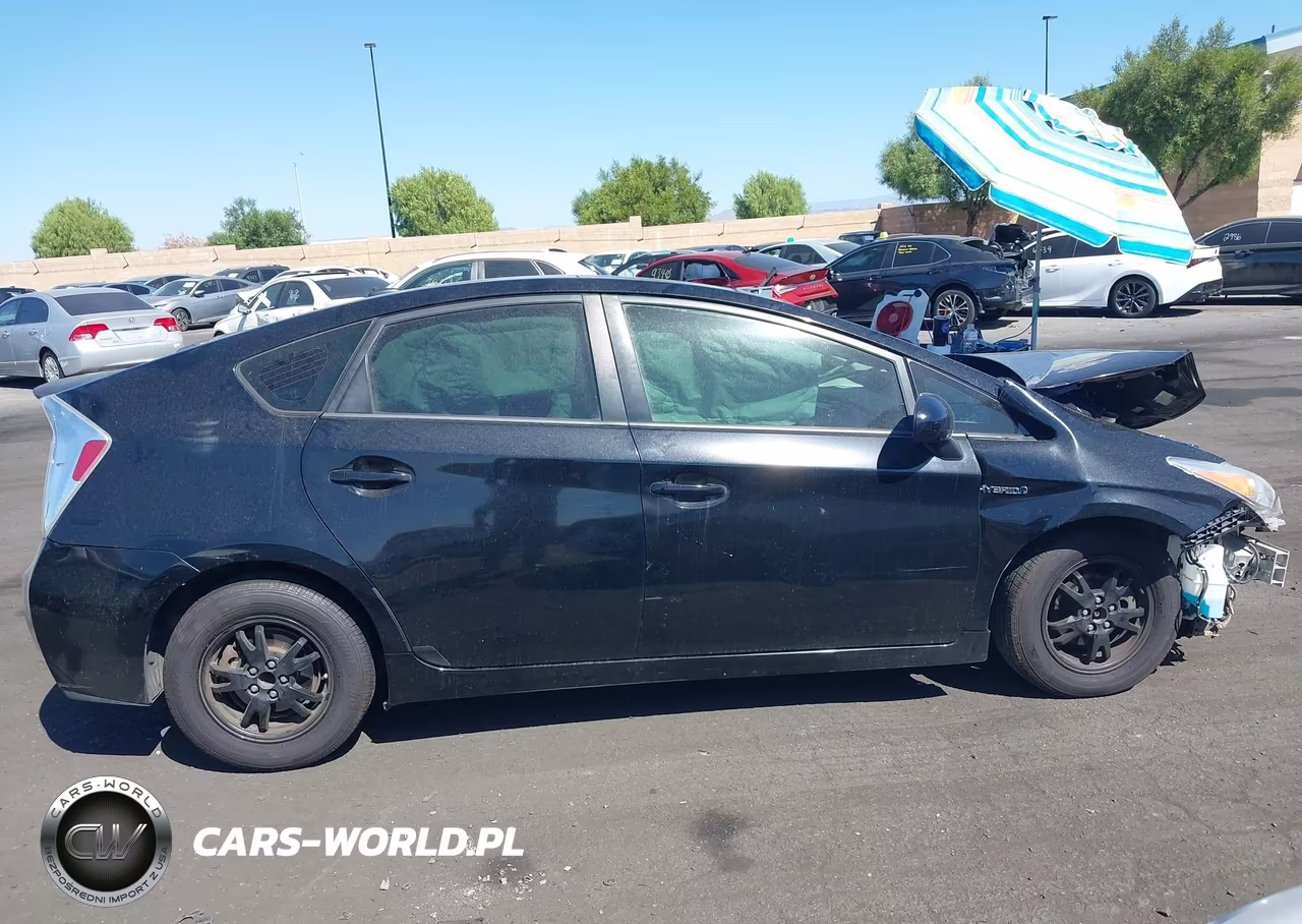 2013 Toyota Prius Four VIN:JTDKN3DUXD5601465 - 13