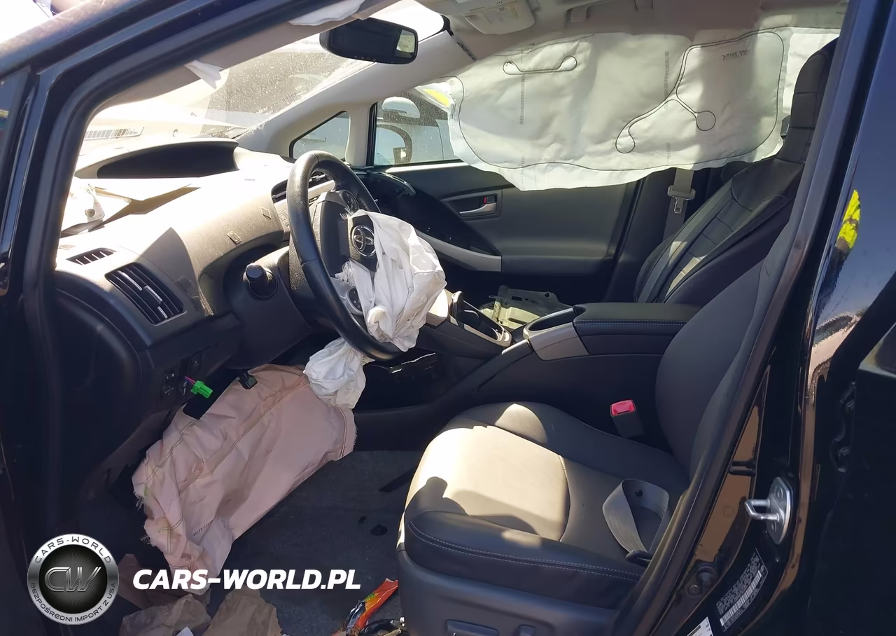 2013 Toyota Prius Four VIN:JTDKN3DUXD5601465 - 5