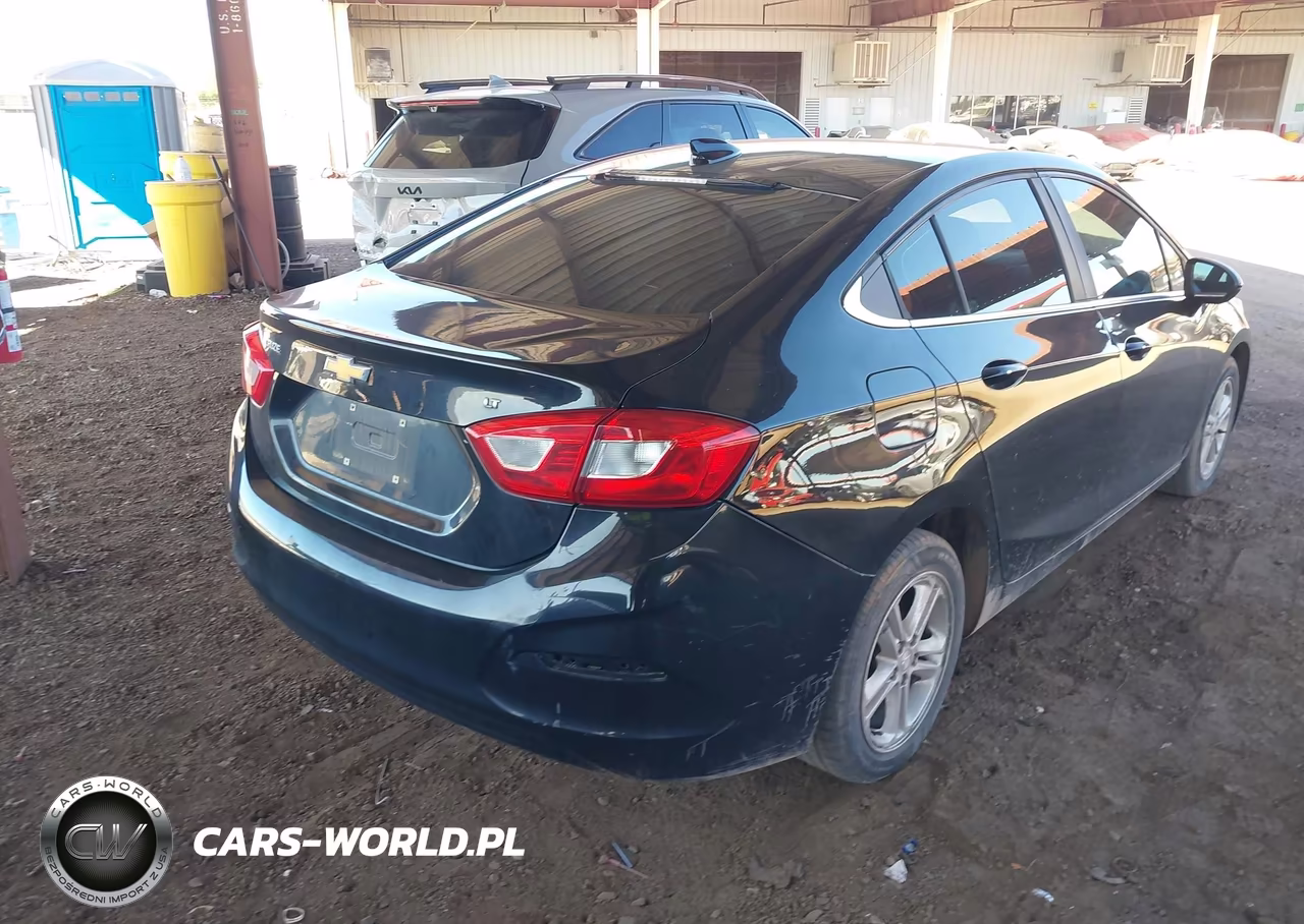 2018 Chevrolet Cruze Lt Auto VIN:1G1BE5SM4J7159080 - 4