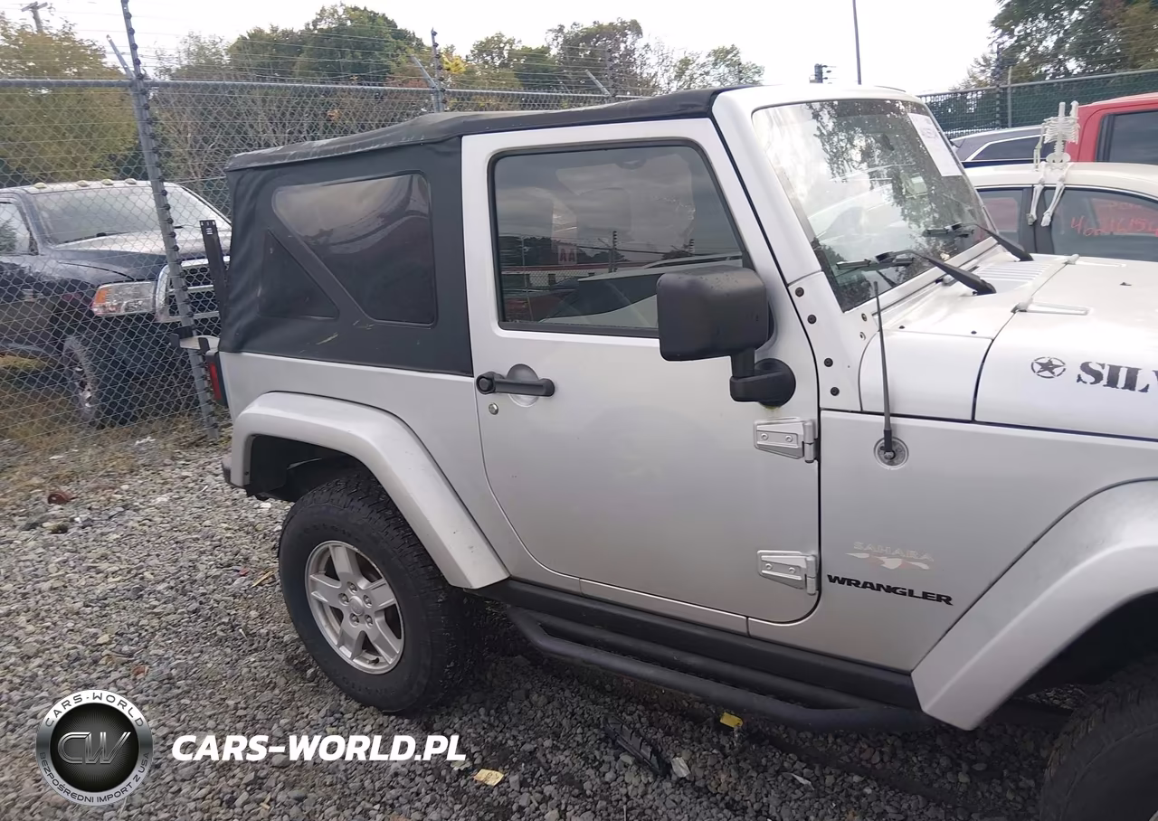 2009 Jeep Wrangler Sahara VIN:1J8FA54169L761613 - 14