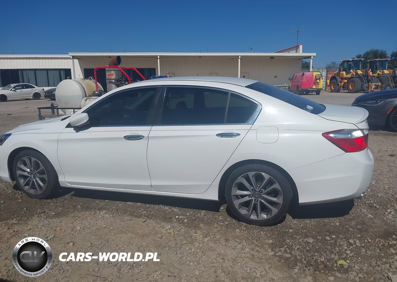 2015 Honda Accord Sport VIN:1HGCR2F5XFA114559 - 14