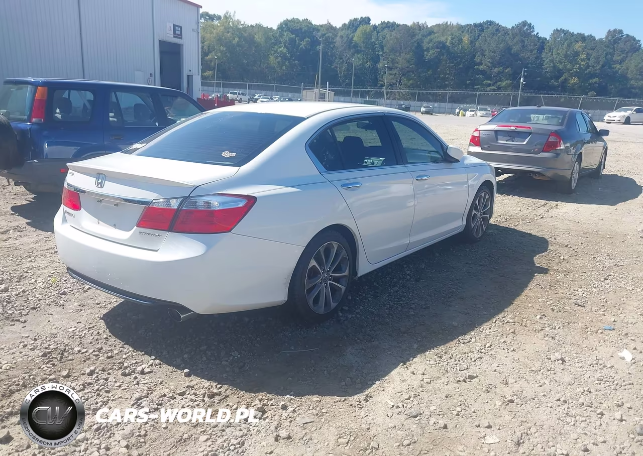 2015 Honda Accord Sport VIN:1HGCR2F5XFA114559 - 4