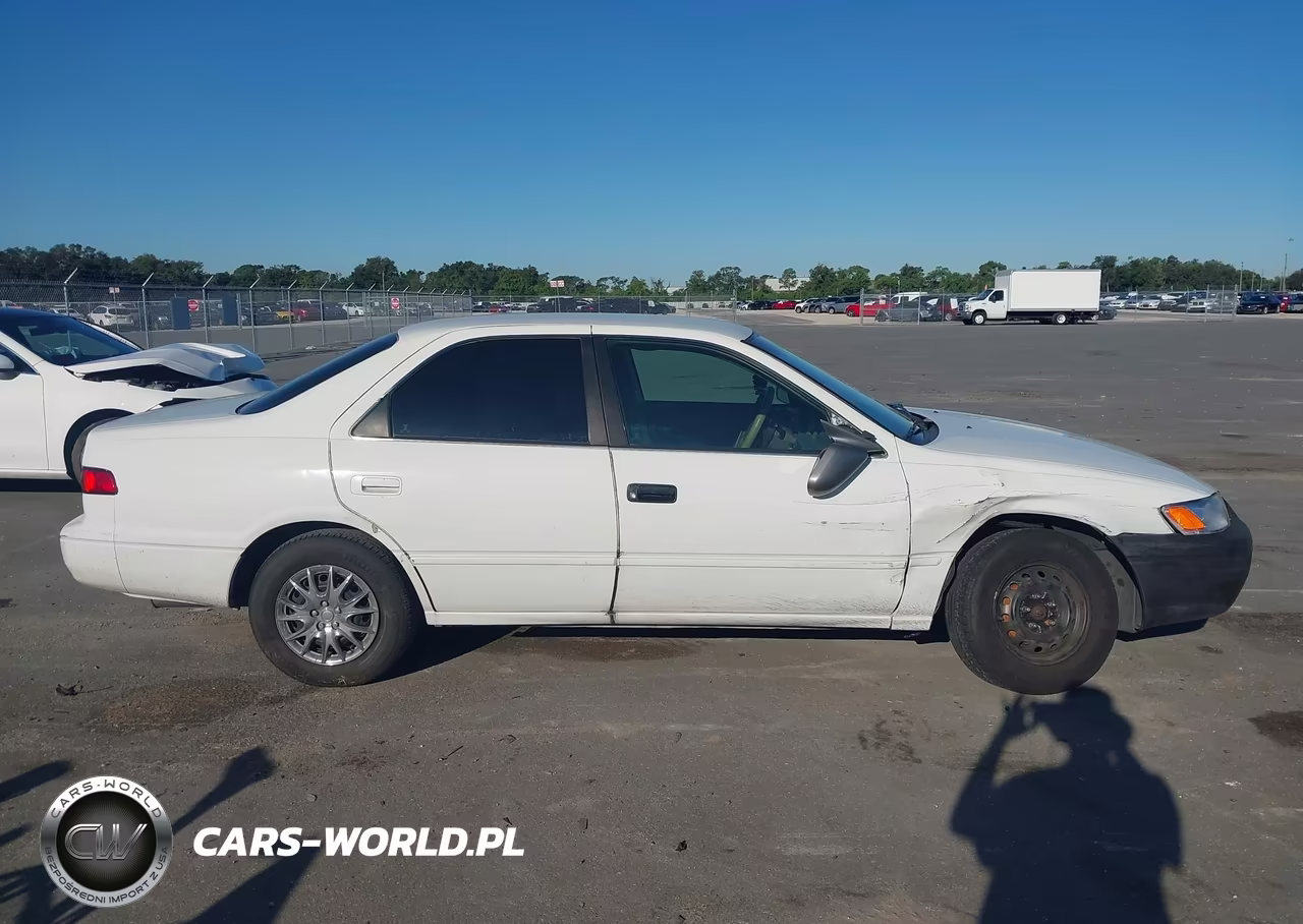 1999 Toyota Camry Le VIN:4T1BG22K8XU528057 - 13