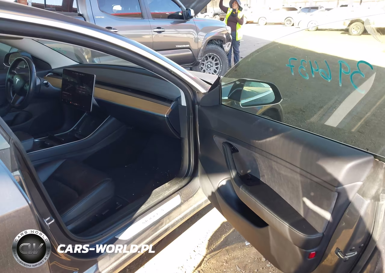 2019 Tesla Model 3 VIN:5YJ3E1EA7KF396437 - 5