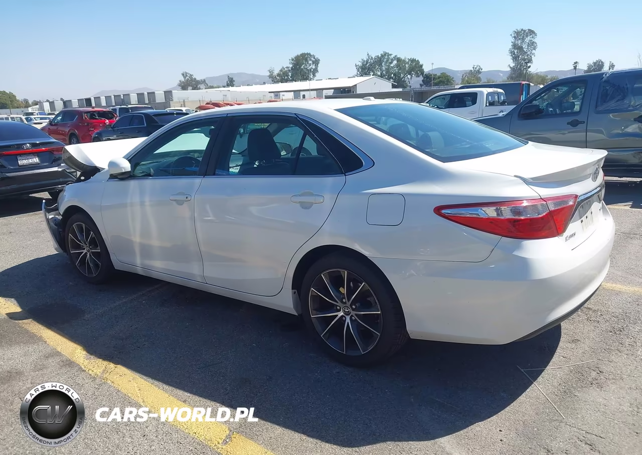 2017 Toyota Camry Xse VIN:4T1BF1FK1HU289136 - 3